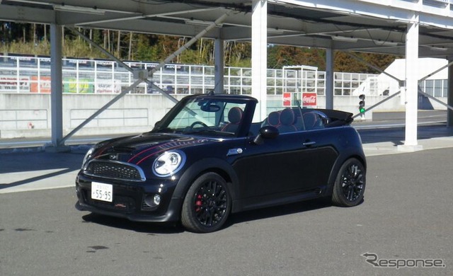 MINI コンバーチブル JCW（ジョン・クーパー・ワークス）