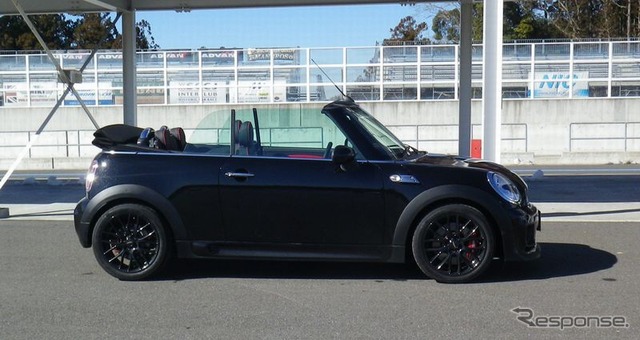 MINI コンバーチブル JCW(ジョン・クーパー・ワークス)