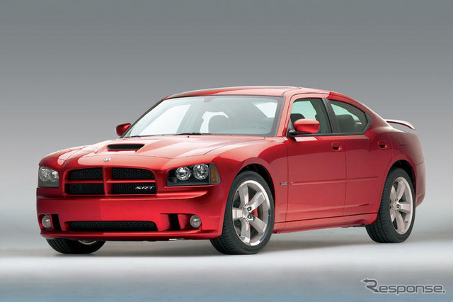 【ニューヨークモーターショー05】ダッジ チャージャー SRT8、どんっ