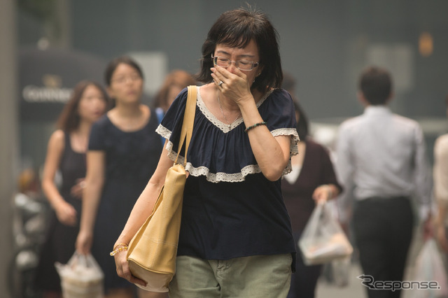 シンガポールの煙霧「危険」レベルに