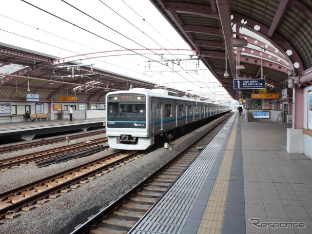 小田急小田原線の梅ヶ丘駅。小田急の全70駅で公衆無線LANサービスが利用できる。