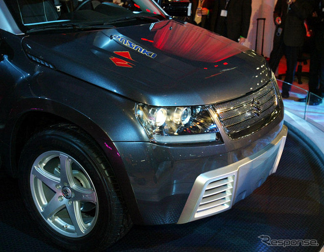 【ニューヨークモーターショー05】スズキ X2、5人乗りコンパクトSUV