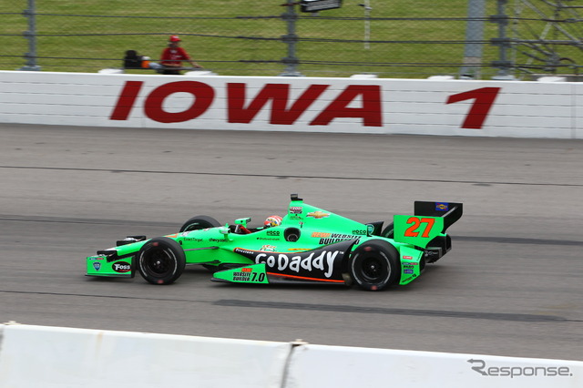 オーバル初優勝を決めたヒンチクリフ。写真：IndyCar