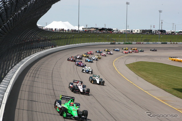 先頭ヒンチクリフは、アイオワのレースをほぼ完全に支配した。写真：IndyCar