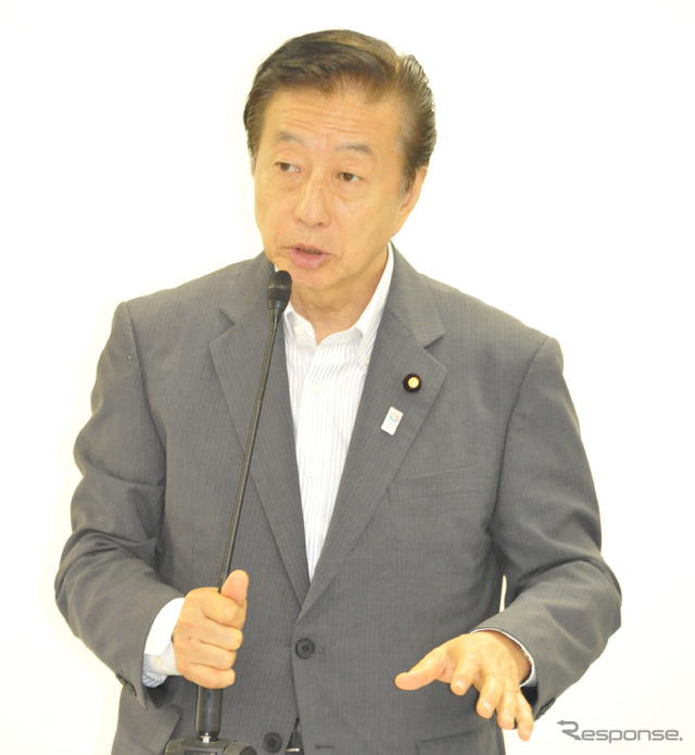 「ETC利用の二輪車料金を軽自動車の半分に割引を」と訴える（26日・自民党本部）