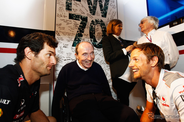 2012年に70歳の誕生日を祝われたフランク・ウィリアムズ（中央）
