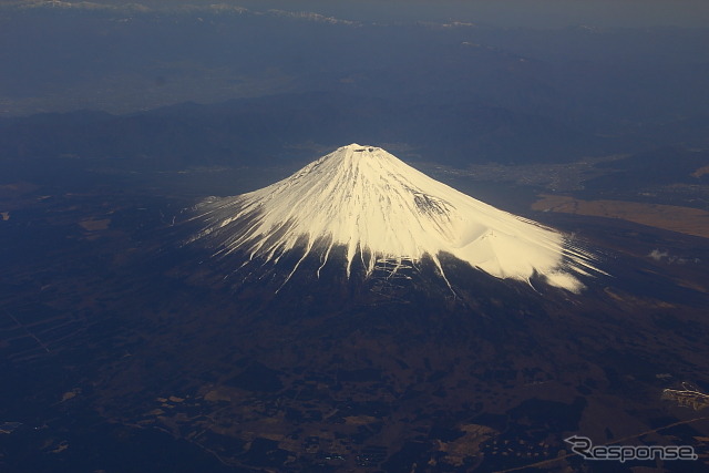 東京発徳島行きJEX1433便から見た富士山（2013年4月）