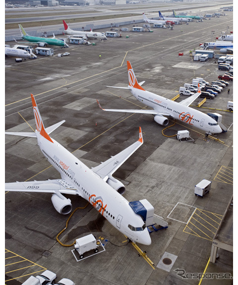 ゴル航空737