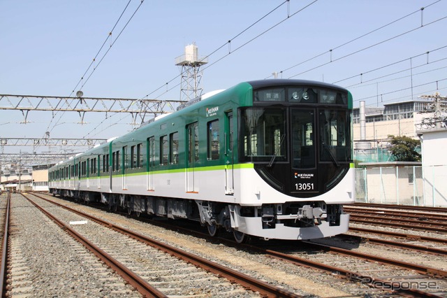 13000系電車。2012年に引き続き増備する。