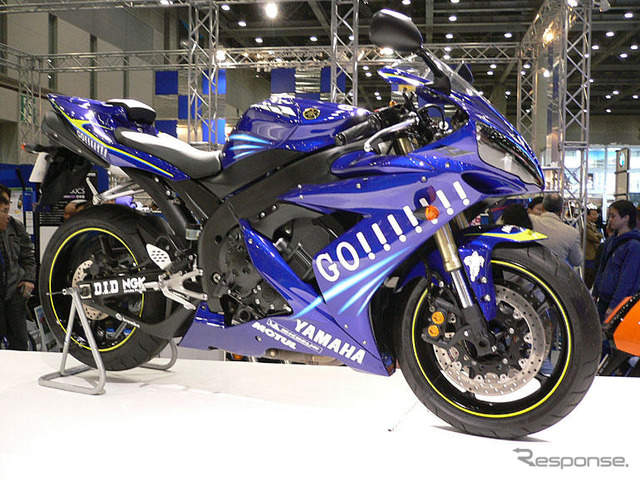 【東京モーターサイクルショー05】ヤマハのモトGPレプリカ限定パーツ