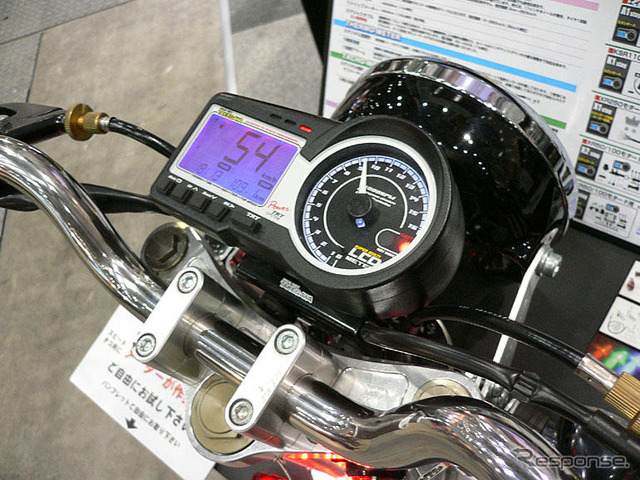 【東京モーターサイクルショー05】多機能メーター…スペシャルパーツ武川