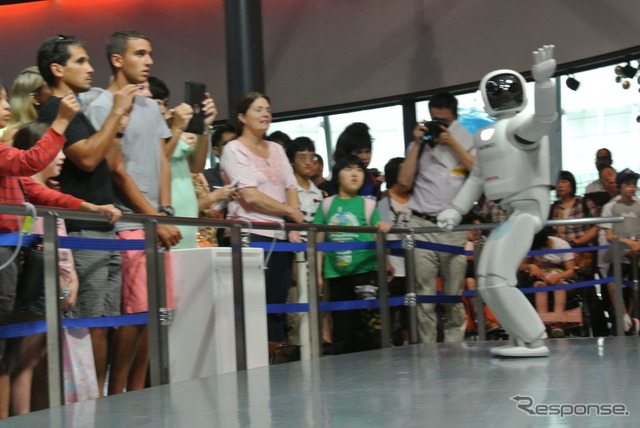 ホンダ ASIMO 実証実験