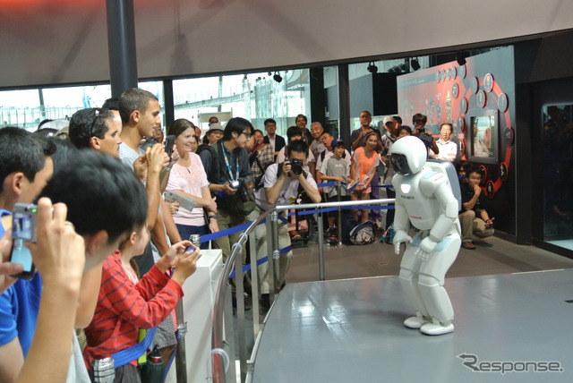 ホンダ ASIMO 実証実験