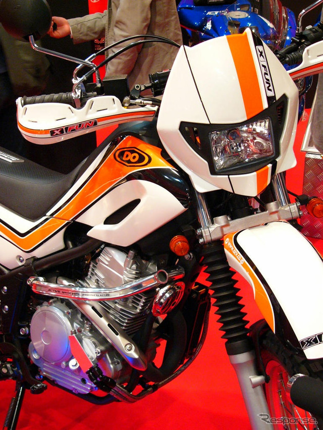 【東京モーターサイクルショー05】写真蔵…新型セローのカスタマイズ提案