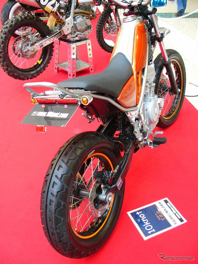 【東京モーターサイクルショー05】写真蔵…トリッカーがここまで変わる