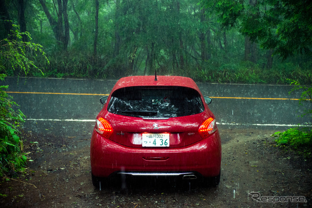 プジョー 208 GTi