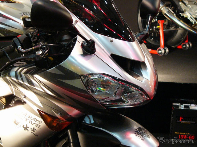 【東京モーターサイクルショー05】男カワサキ空冷四発…写真蔵