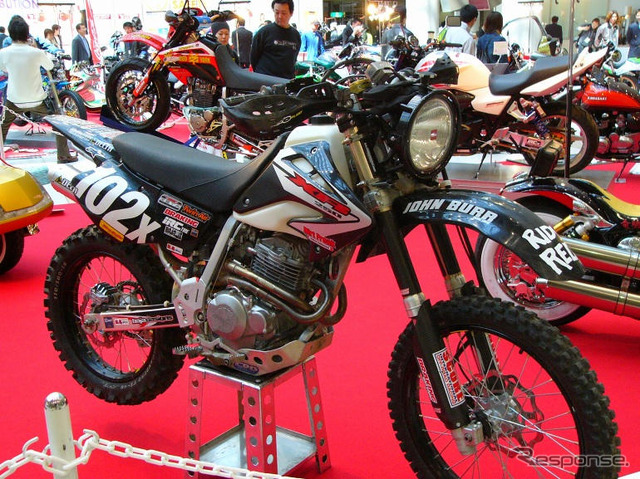 【東京モーターサイクルショー05】ホンダの定番、モンキー と XR …写真蔵