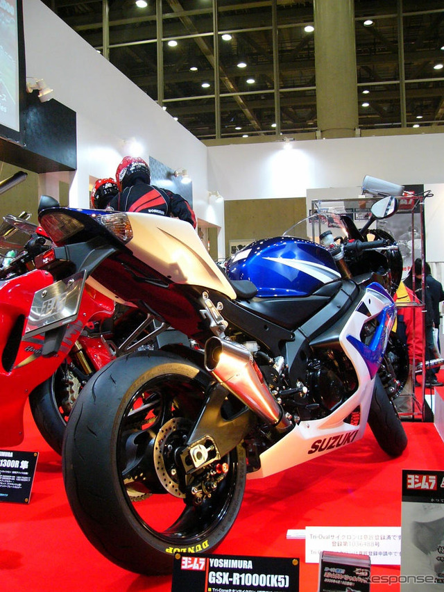 【東京モーターサイクルショー05】業界を牽引、ヨシムラ…写真蔵