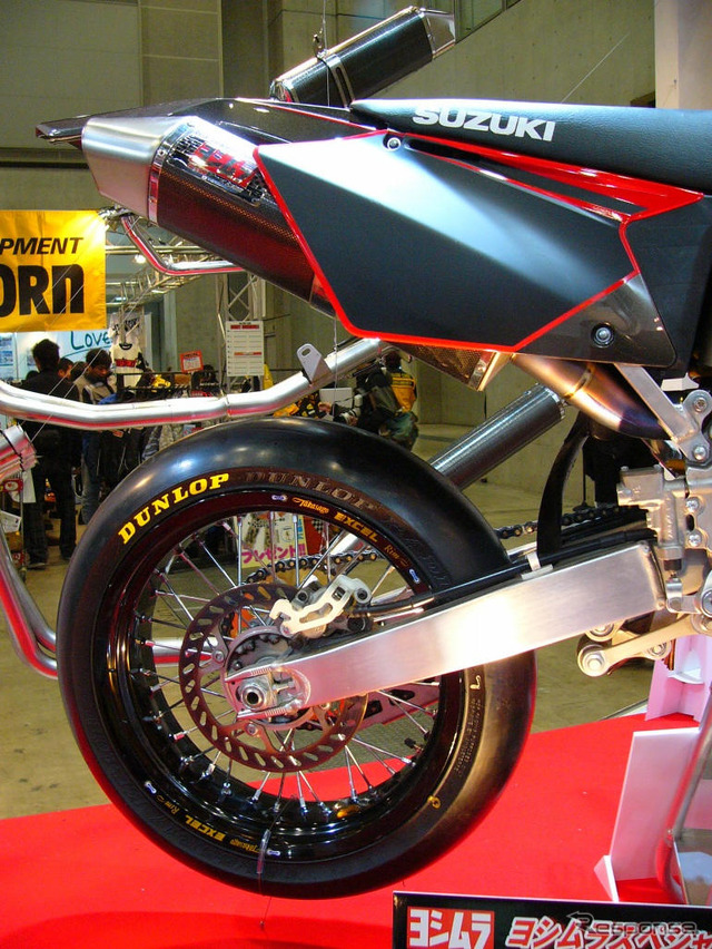 【東京モーターサイクルショー05】業界を牽引、ヨシムラ…写真蔵