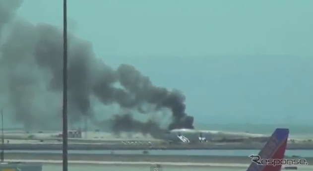 アジアナ航空の777が着陸失敗炎上事故（動画キャプチャ）