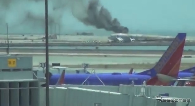 アジアナ航空の777が着陸失敗炎上事故（動画キャプチャ）