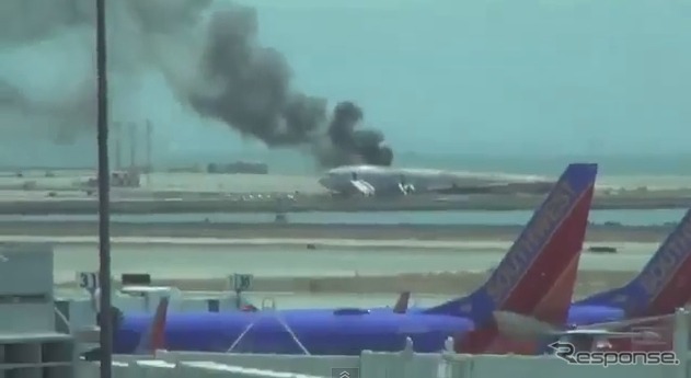 アジアナ航空の777が着陸失敗炎上事故（動画キャプチャ）