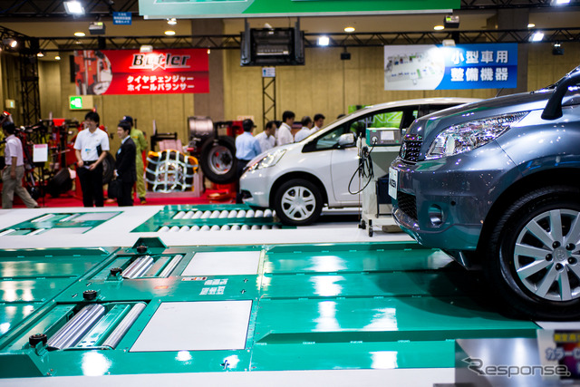 安全自動車ブース(オートサービスショー13)