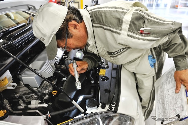 商品化工程を終えた車両を確認する