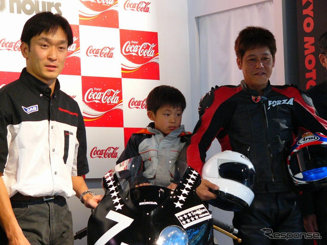 【東京モーターサイクルショー05】あの娘の笑顔に会える