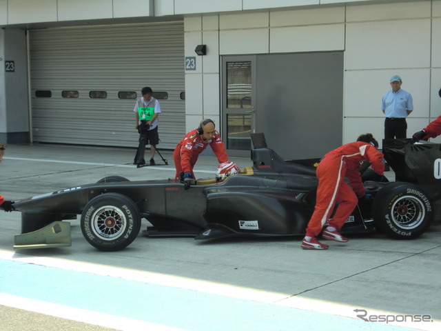 SF14富士テスト、トヨタエンジン搭載車。