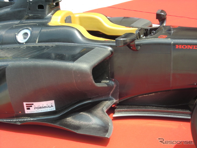 SF14のサイドポッドは、近年のF1マシン的ともいえる“えぐれ”形状。