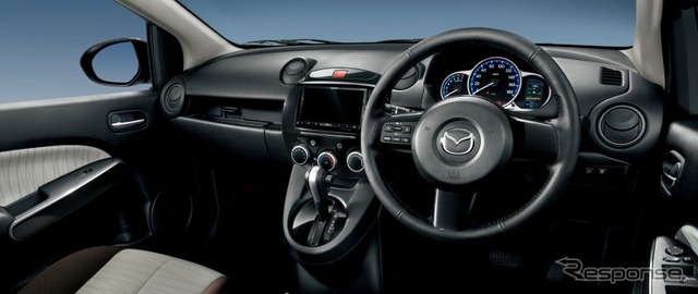 マツダ・デミオ 13-SKYACTIV シューティングスター グレイス