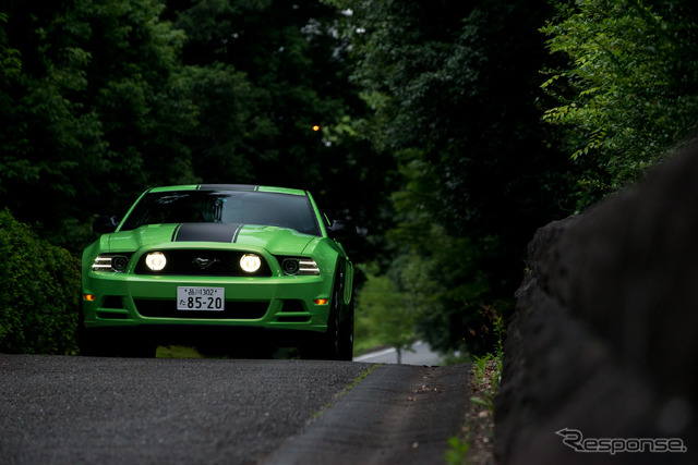 フォード マスタング V8 GT パフォーマンス・パッケージ