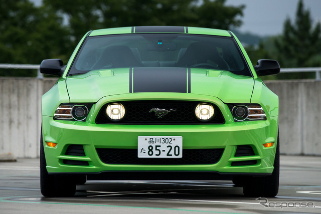 フォード マスタング V8 GT パフォーマンス・パッケージ