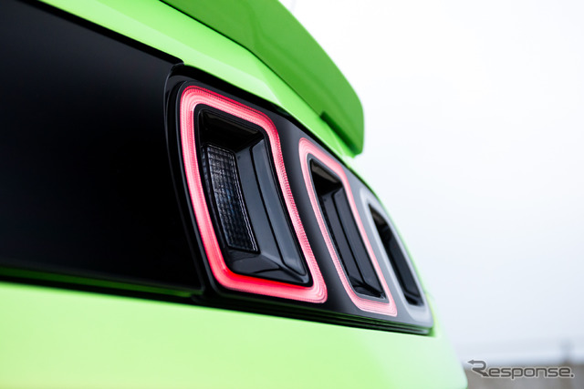 フォード マスタング V8 GT パフォーマンス・パッケージ