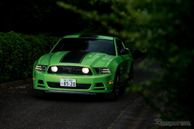 フォード マスタング V8 GT パフォーマンス・パッケージ