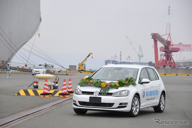 VGJによるVW車の輸入累計100万台目のゴルフ