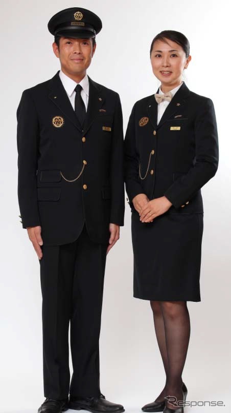 制服は季節と業務に応じてさまざまなバリエーションがある。写真は接客基本スタイル(冬季)の制服。