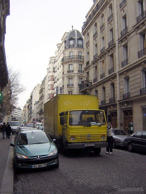 電子マネーの駐車券発行機は「違法」