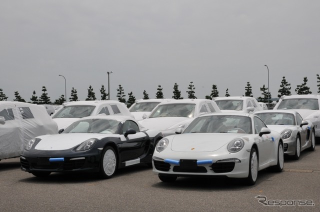 形式完成検査とPDI(納車前整備)を待つポルシェ