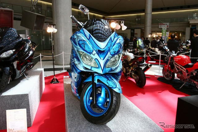 【東京モーターサイクルショー05】大本命、ホンダ フォルツァ カスタムの写真蔵