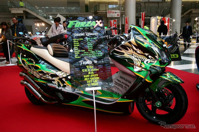 【東京モーターサイクルショー05】大本命、ホンダ フォルツァ カスタムの写真蔵