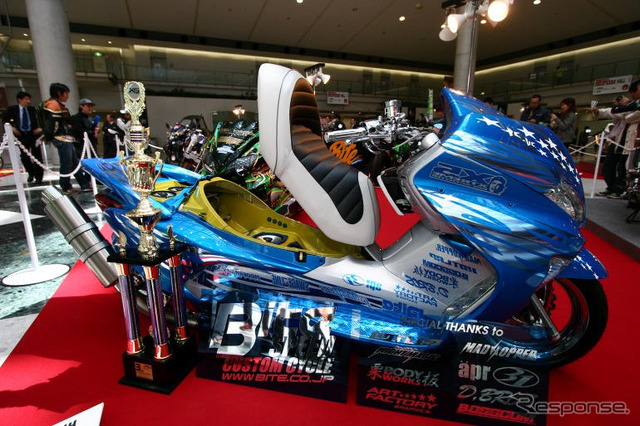 【東京モーターサイクルショー05】大本命、ホンダ フォルツァ カスタムの写真蔵