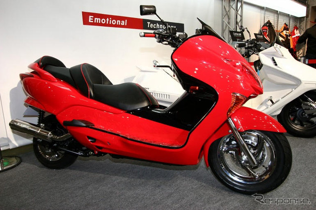 【東京モーターサイクルショー05】大本命、ホンダ フォルツァ カスタムの写真蔵