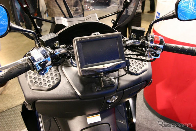 【東京モーターサイクルショー05】大本命、ホンダ フォルツァ カスタムの写真蔵