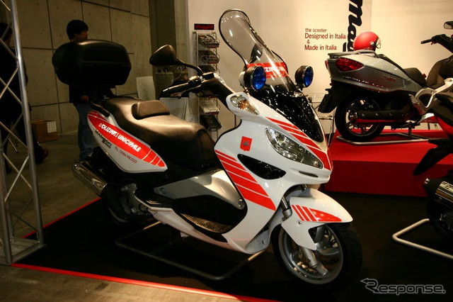 【東京モーターサイクルショー05】ピッコライタリアーナ、マラグーティ写真蔵