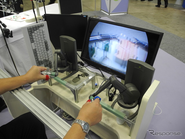 東京工業大学の手術支援ロボット、マスター側