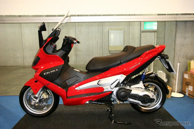 【東京モーターサイクルショー05】ラテンロケット…ピアジオ・ジレラ写真蔵