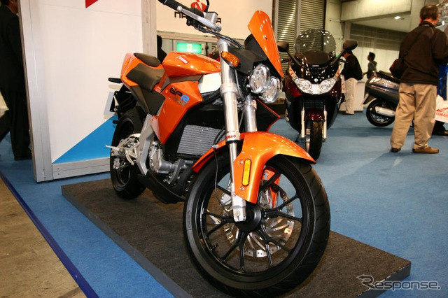 【東京モーターサイクルショー05】ラテンロケット…ピアジオ・ジレラ写真蔵